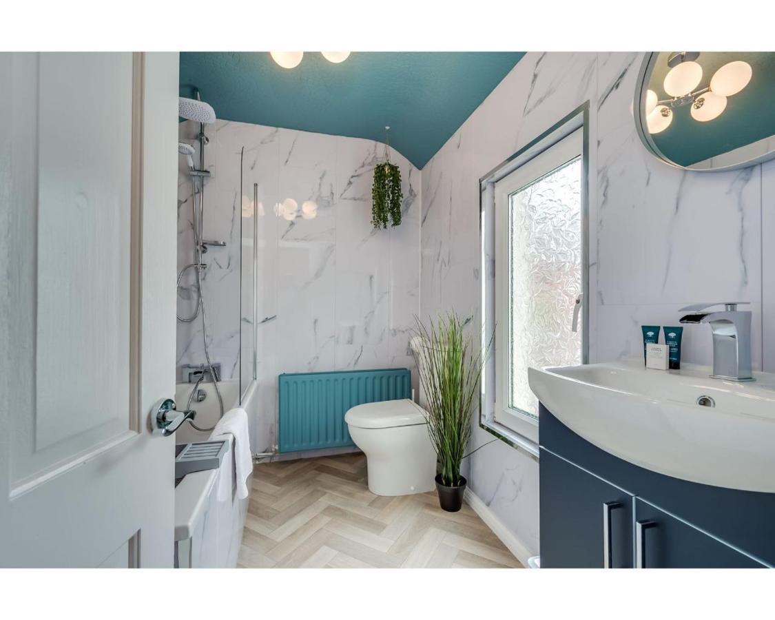 Central Belfast Apartments Chic Luxe R&R Eksteriør bilde
