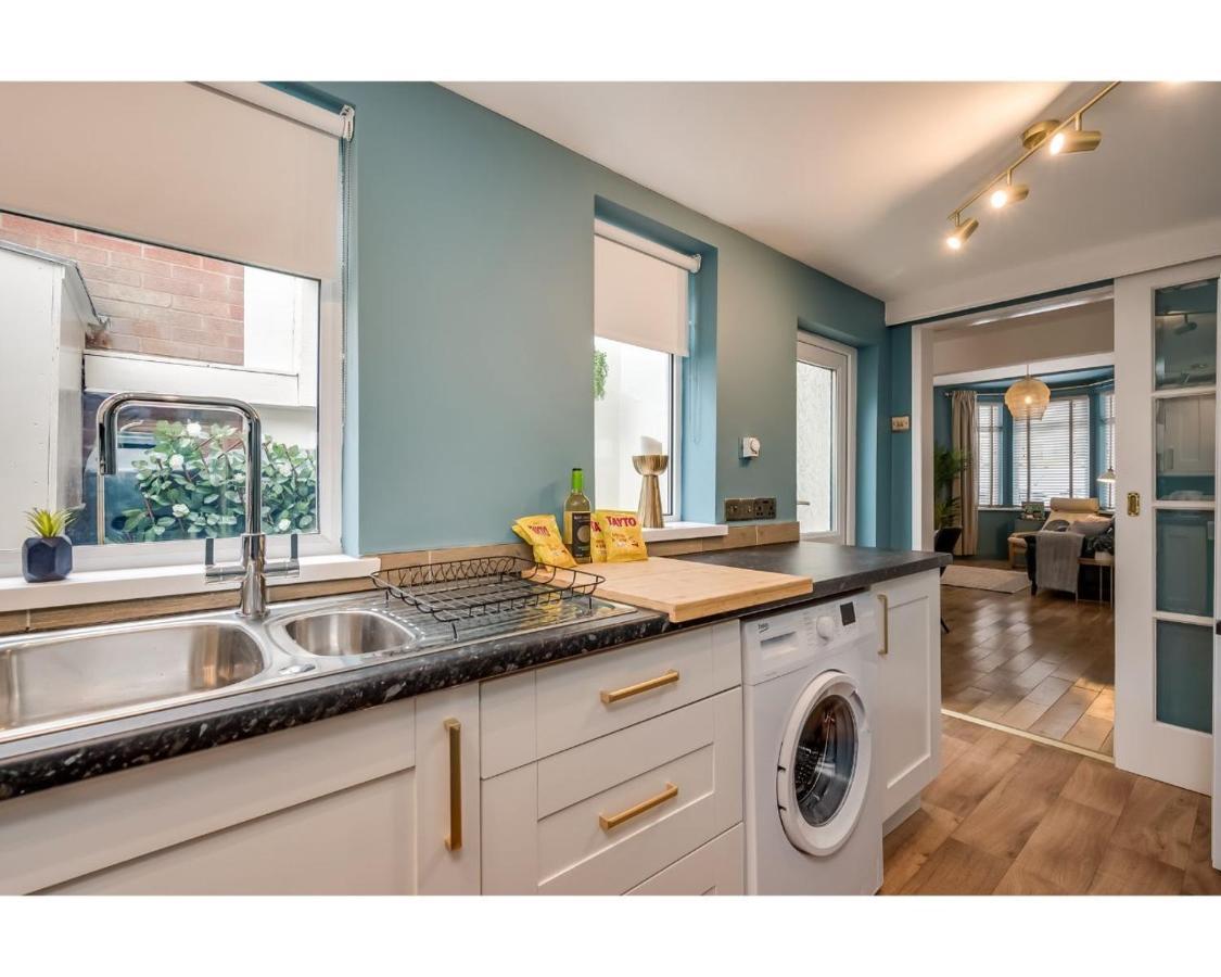 Central Belfast Apartments Chic Luxe R&R Eksteriør bilde