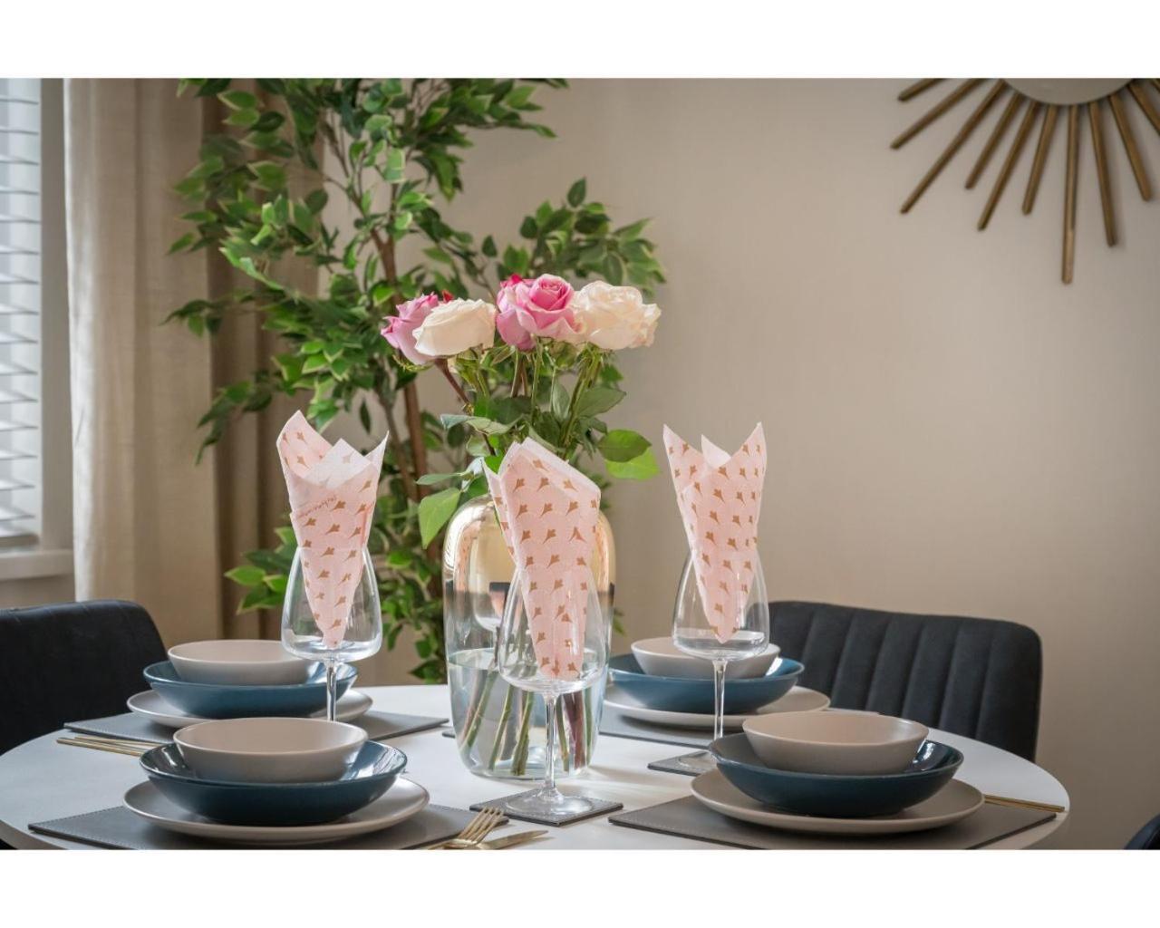 Central Belfast Apartments Chic Luxe R&R Eksteriør bilde