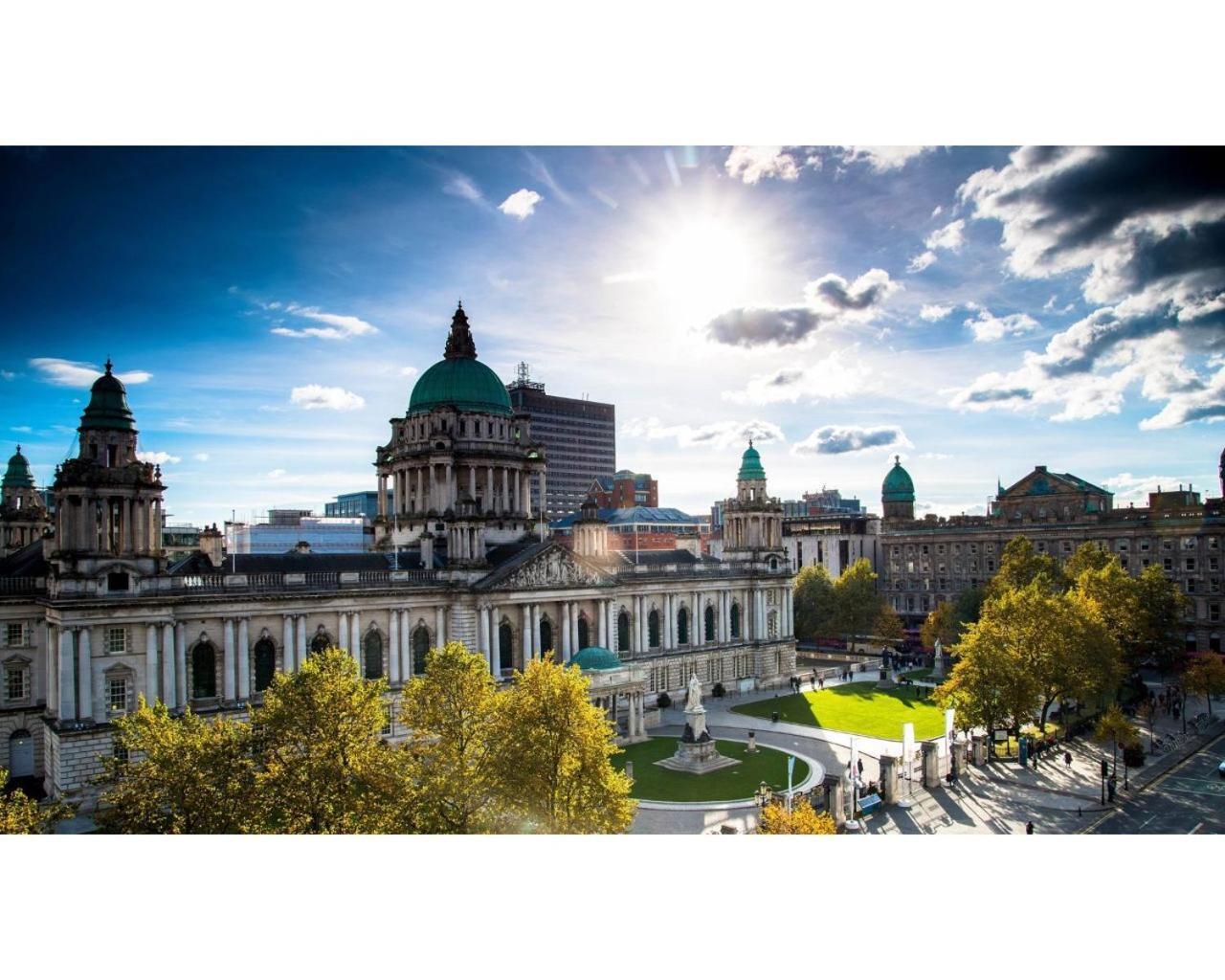 Central Belfast Apartments Chic Luxe R&R Eksteriør bilde
