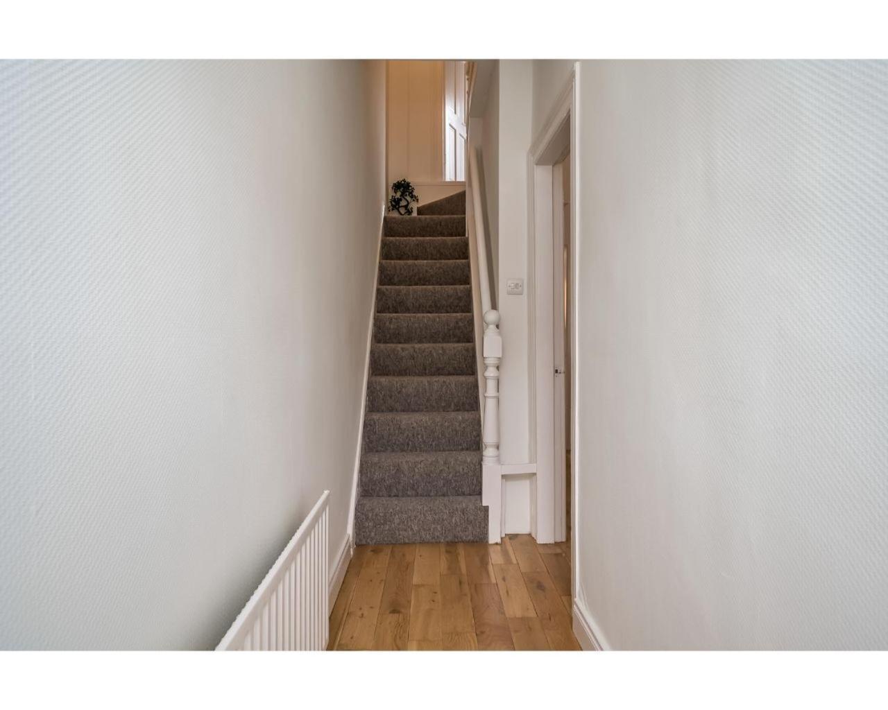 Central Belfast Apartments Chic Luxe R&R Eksteriør bilde